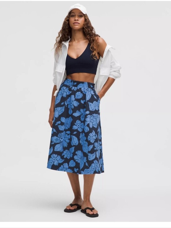 lululemon athletica Dresses & Skirts - Stretch Woven Ruffle-Waist Midi Skirt XS Carved Flower Club Blue Multi